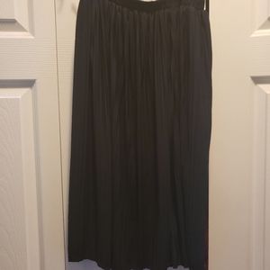 Another Thyme Pleated Black Skit Size‎ M